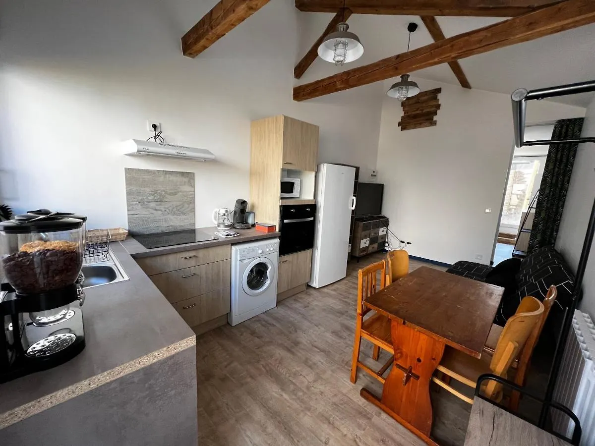 Le Chappe, Maisonnette Neuve, Quartier Au Calme. Holiday home Roanne