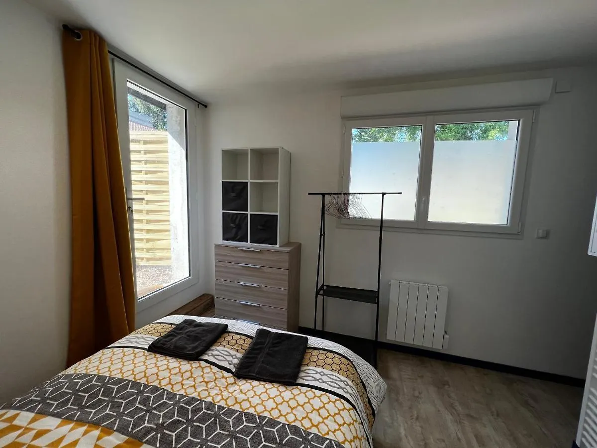 Le Chappe, Maisonnette Neuve, Quartier Au Calme. Holiday home Roanne